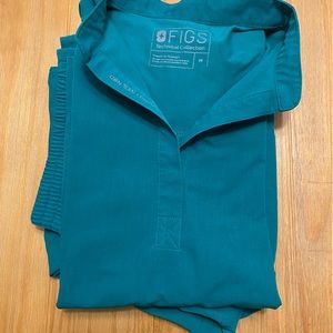 Women’s Fig Top & Bottom Scrubs